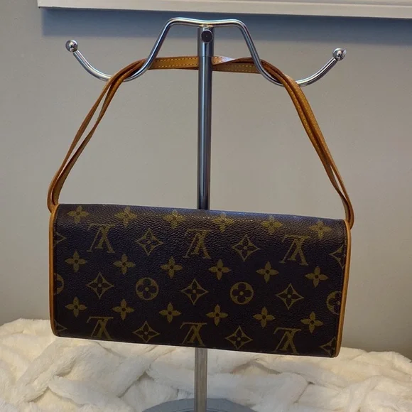 Louis Vuitton Pochette Twin GM With Dust Bag - Picture 4 of 17